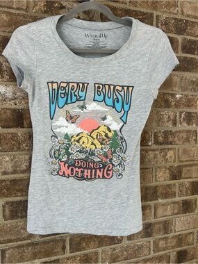Wound Up “Very Busy Doing Nothing” Graphic Tee Gray Small (3–5)